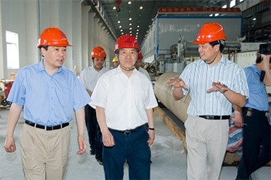 2007年5月25日，时任全国政协常委、经济委员会副主任、中国包装结合会会长石万鹏一行来公司视察