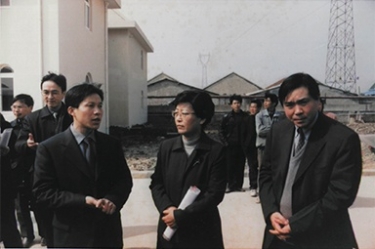 2001年2月20日，时任国度环保局副局长汪纪戎一行视察公司